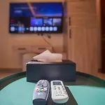 Luxury One-Bedroom Apt Alrimal-3