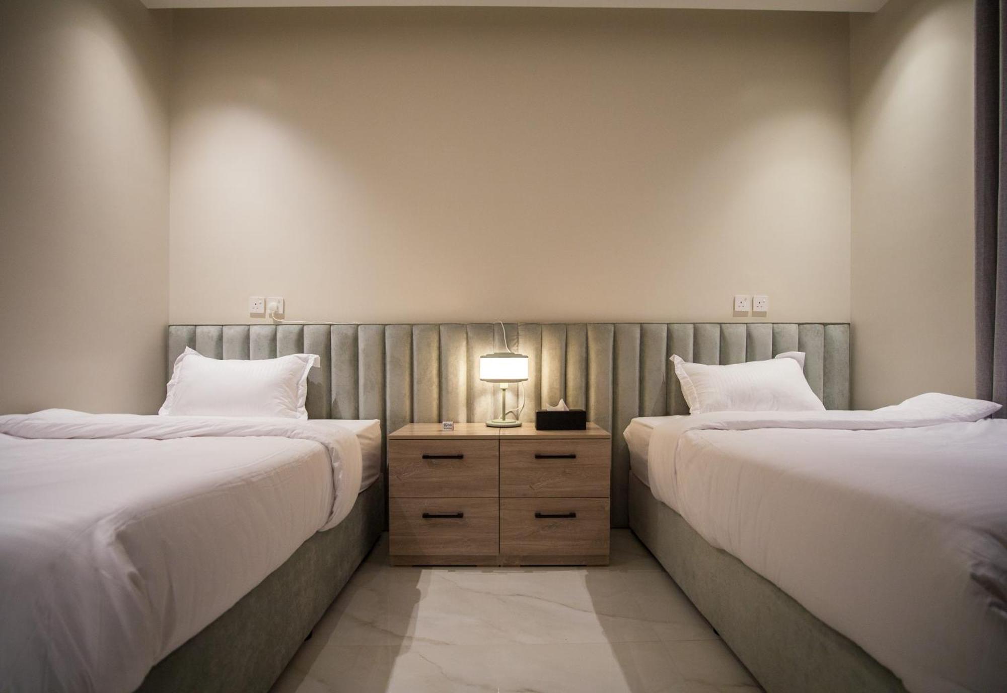 Luxury One-bedroom Alrimal-3